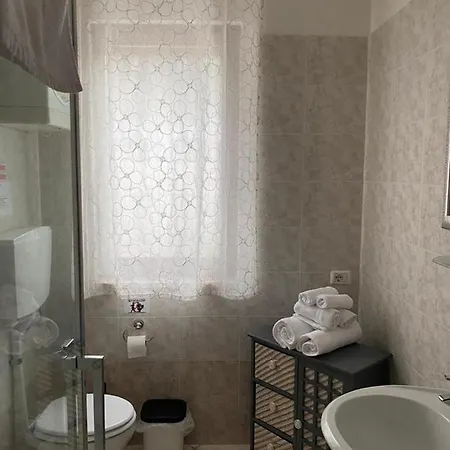 La Rosa Del Garda Apartment